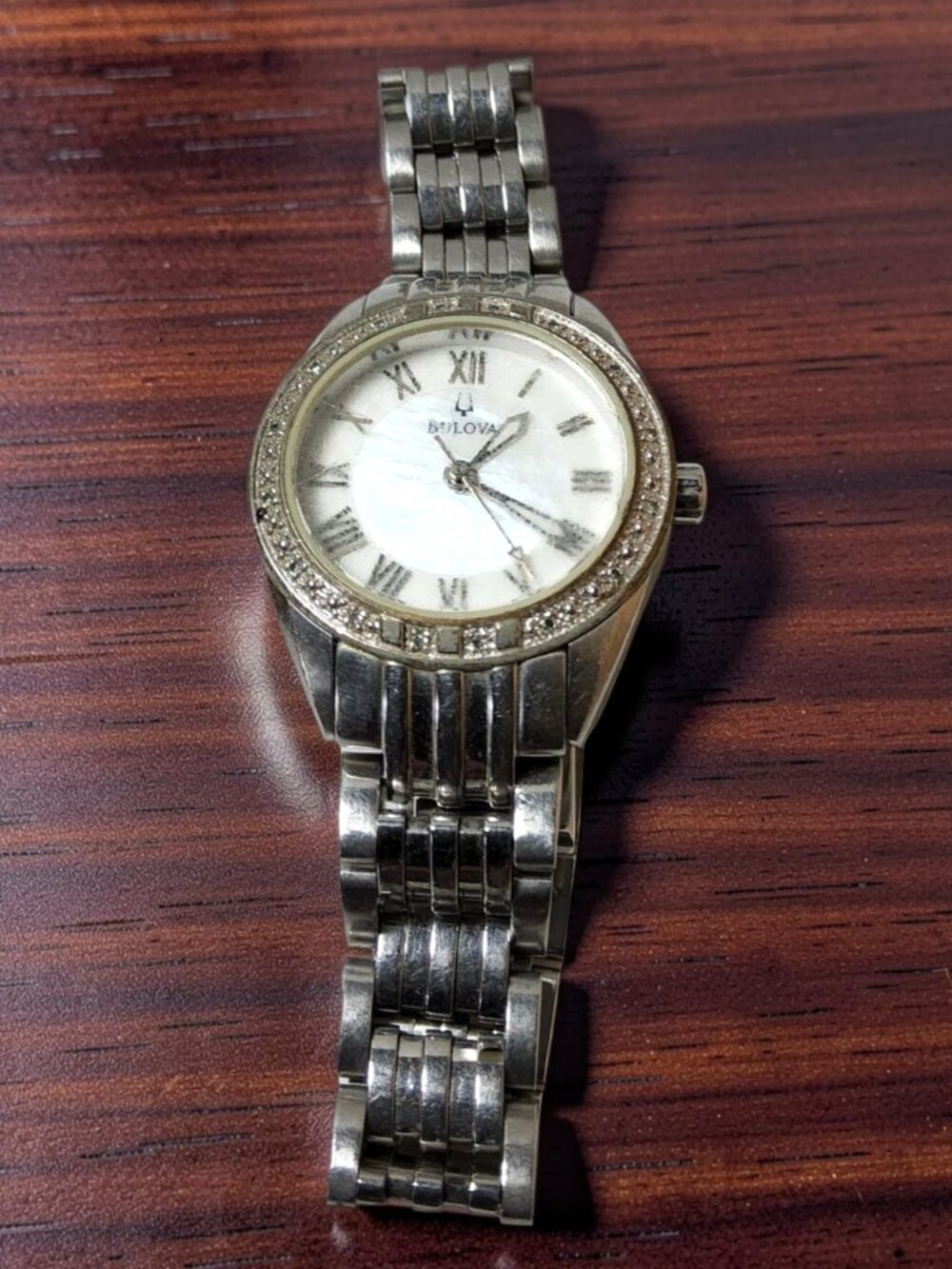 Bulova 96R100 Diamond White Mother-of-Pearl Dial Women's Quartz Watch Wrist Sz 6